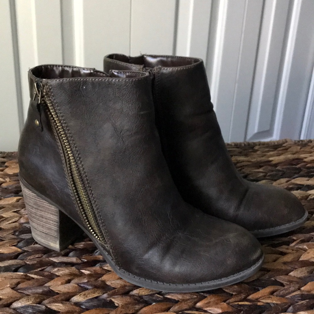 Diba brown heeled boots